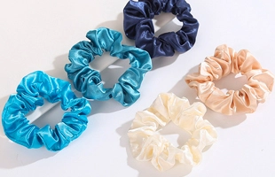 3204137 táctil de seda de tono azul Scrunchies