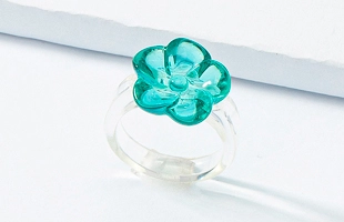 3104236 cristal verde flor anillo