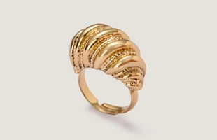 Anillo 3104242 textura de onda de tono dorado